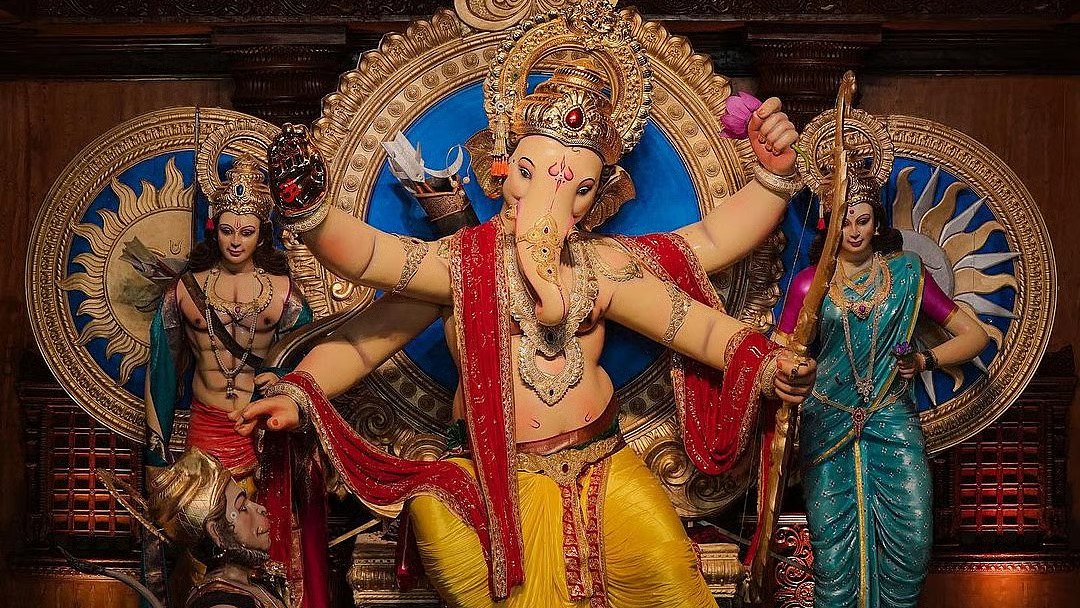 Chinchpokli Cha Chintamani Ganpati pandal in Mumbai